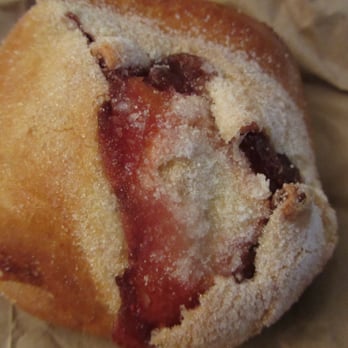 La Montana Bakery - Bread with guava jelly filling - Bakeries Near Me - Elmhurst, New York La Montana Bakery - Bread with guava jelly filling - Bakeries Near Me - Elmhurst, New York
