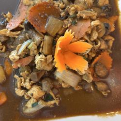 Montri Thai - Lemongrass chicken.