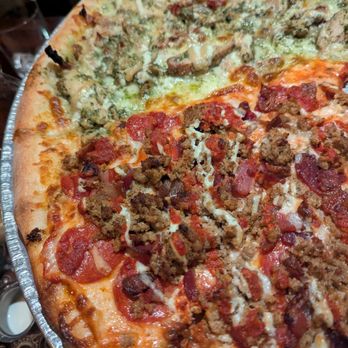 Rocco's - 1/2 Chicken Pesto and 1/2 Lasagna Pizza with bacon. - Bars Near Me - Seattle, Washington