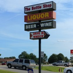 Bottle Shop of Dumas - The Bottle Shop's sign facing the street