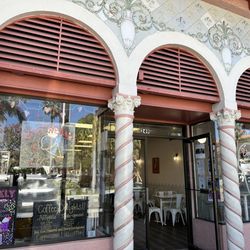 Venice Avenue Creamery - Exterior