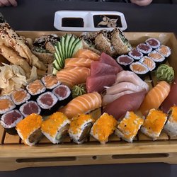 Tsubaki - Sushi-Platte für 2 Personen