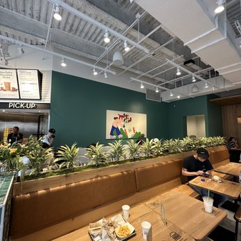Shake Shack - Spectrum - Inside - Burgers Near Me - Irvine, California Shake Shack - Spectrum - Inside - Burgers Near Me - Irvine, California