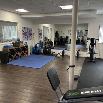 QLife Physical Therapy and Wellness - QLife PT open gym space - Physical Therapy Near Me - Solana Beach, California QLife Physical Therapy and Wellness - QLife PT open gym space - Physical Therapy Near Me - Solana Beach, California