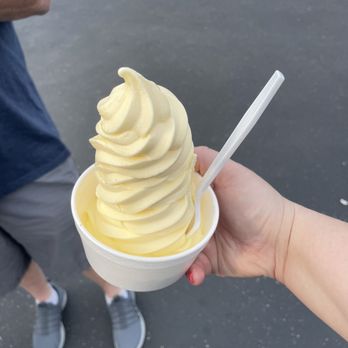 Dari-Ripple - Pineapple Dole Whip - Ice Cream & Frozen Yogurt Near Me - Belvidere, Illinois