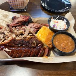 Sugar Daddys Pub - 3 meats. 2 sides