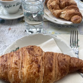 Café de Flore - Cafes Near Me - Paris, 75 Café de Flore - Cafes Near Me - Paris, 75