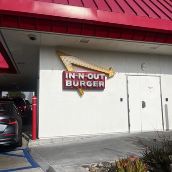 In-N-Out Burger - Burgers Near Me - West Covina, California In-N-Out Burger - Burgers Near Me - West Covina, California