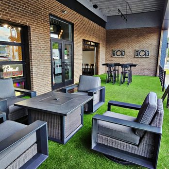 Pollard 107 South - Outdoor Fireplace Seating - Steakhouses Near Me - Vinton, Virginia Pollard 107 South - Outdoor Fireplace Seating - Steakhouses Near Me - Vinton, Virginia