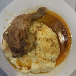 Jídelna Marjánka - Chicken and mashed potatoes