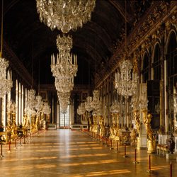 Best of France Tours - Versailles tour: visit the castle and the gardens of Versailles with your expert tour guide