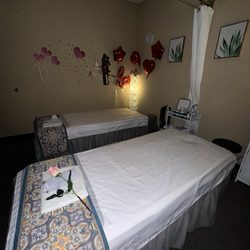 RuYi Massage Day Spa - Couples Massage - romantic and I love the ambience.