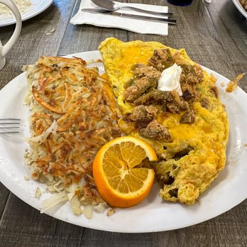 Breakfast Shack - Hatch Chile omlette with hash browns. - Breakfast & Brunch Near Me - Redlands, California Breakfast Shack - Hatch Chile omlette with hash browns. - Breakfast & Brunch Near Me - Redlands, California