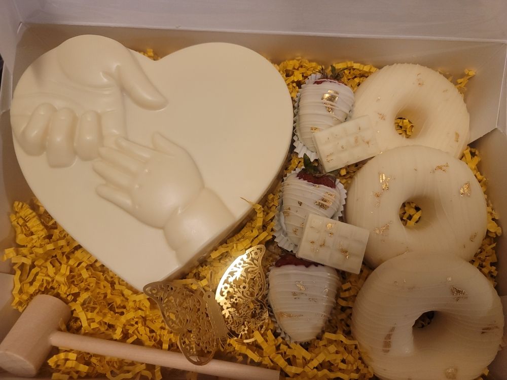 Dwomoh's Sweet Temptations Logo