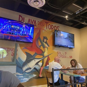 Fini's Landing - New American Near Me - Tucson, Arizona