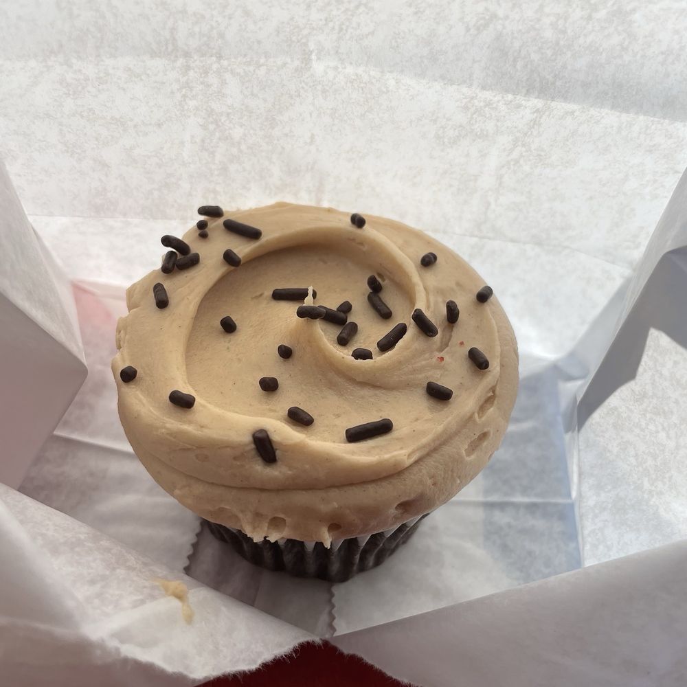 SusieCakes - Chocolate Peanut Butter Cupcake - Desserts Near Me - San Carlos, California SusieCakes - Chocolate Peanut Butter Cupcake - Desserts Near Me - San Carlos, California