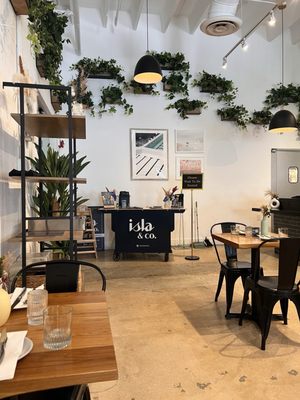 Isla & Co - WPB by null