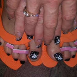 Fantastic Nails Salon - Gel nail with design / pedi with design