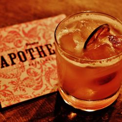 Ocaña Apotheke - Apotheke cocktail bar