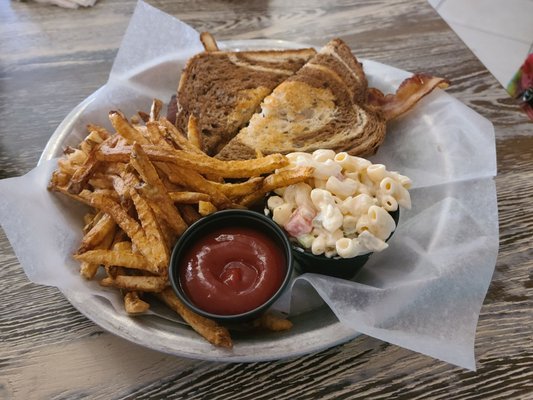 Crackers Island Grille by null
