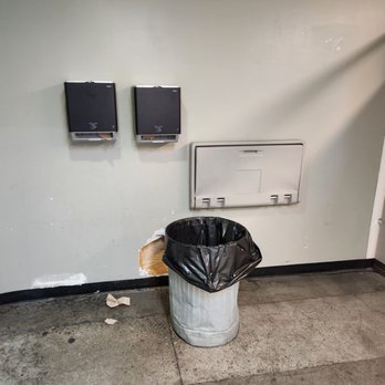 KTR Chandler - Dirty floors, damage everywhere... - Trampoline Parks Near Me - Chandler, Arizona KTR Chandler - Dirty floors, damage everywhere... - Trampoline Parks Near Me - Chandler, Arizona