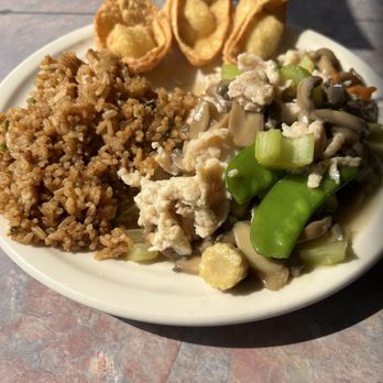 Tom Moy Cafe Fusion - Moo Goo Gai Pan - Lunch Special - Chinese Near Me - Cottage Grove, Minnesota Tom Moy Cafe Fusion - Moo Goo Gai Pan - Lunch Special - Chinese Near Me - Cottage Grove, Minnesota