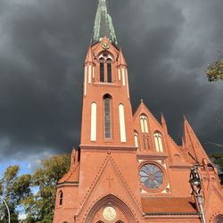 Pauluskirche - Dahinter reißt der Himmel auf ! Pauluskirche | Berlin-Zehlendorf