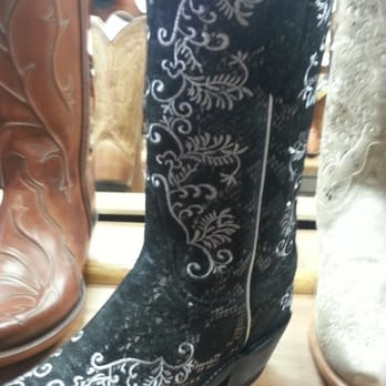 Bronco Western Wear - Pretty - Shoe Stores Near Me - Dallas, Texas