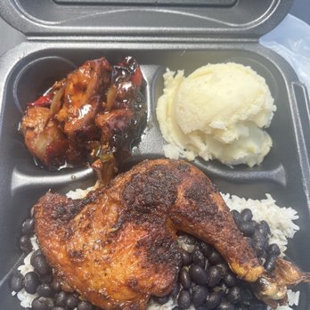 La Corte Cafe - Rotisserie and teriyaki chicken with black beans, white rice and mashed potatoes. - Sandwiches Near Me - Fort Lauderdale, Florida La Corte Cafe - Rotisserie and teriyaki chicken with black beans, white rice and mashed potatoes. - Sandwiches Near Me - Fort Lauderdale, Florida