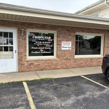 The Computer Guy - 1214 N. Seminary Ave
(rt 47)
Woodstock, IL 60098 - IT Services & Computer Repair Near Me - Woodstock, Illinois The Computer Guy - 1214 N. Seminary Ave
(rt 47)
Woodstock, IL 60098 - IT Services & Computer Repair Near Me - Woodstock, Illinois