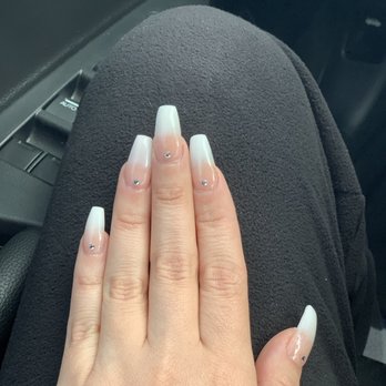 Natalie Nails - Brown/white ombré - Nail Salons Near Me - San Jacinto, California