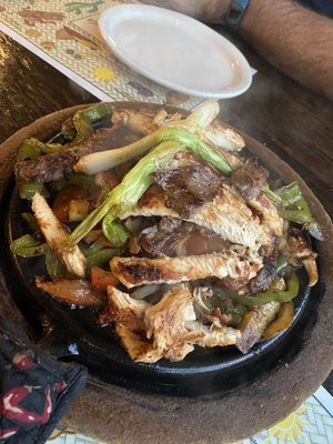 Los Reyes Bar & Grill by null