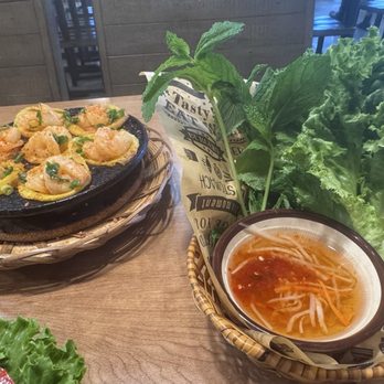 Me’s Kitchen - Vietnamese mini pancake with shrimp - Vietnamese Near Me - Sacramento, California