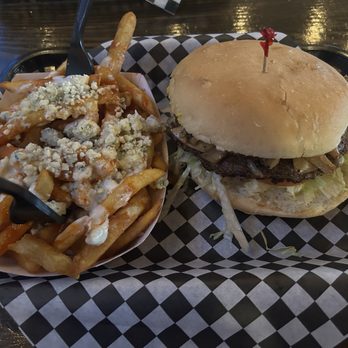 Hubcap Grill - Mushroom Swiss burger buffalo fries - Burgers Near Me - Santa Fe, Texas