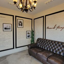 Villa Adelina Cafe Bistro - Waiting room