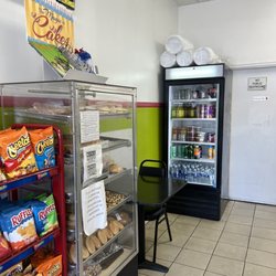 Bionicos Michoacan - Breads chips and another drink fridge