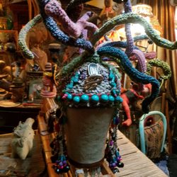Art of Santa Cruz - Medusan Mohawk
Hemp Headdress
by Carrie Eheler