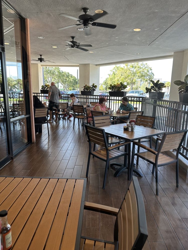 Peach Valley Cafè