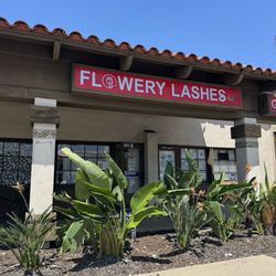 Flowery Lashes Beauty - Photos of the inside and outside of the studio