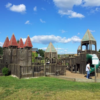 Kids Palace Playground - A big wooden fortress for kids to enjoy exploring - Playgrounds Near Me - Clinton, Tennessee Kids Palace Playground - A big wooden fortress for kids to enjoy exploring - Playgrounds Near Me - Clinton, Tennessee