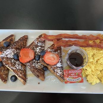 Te’ kilas mexican restaurant - French Toast Eggs and Bacon - Desserts Near Me - Austin, Texas