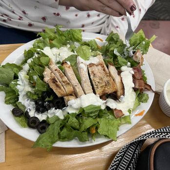 Fieldbrook Country Kitchen - Barbecue chicken salad - Beer Bar Near Me - Fieldbrook, California Fieldbrook Country Kitchen - Barbecue chicken salad - Beer Bar Near Me - Fieldbrook, California