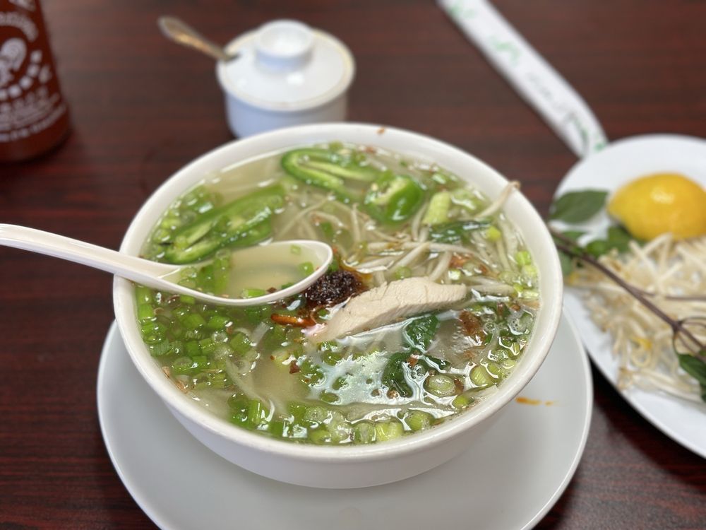 Vietnamese Sandwiches & Noodle Logo