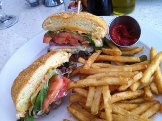 Lulu California Bistro by null