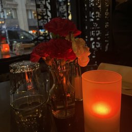 Indoor restaurant vibe