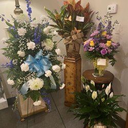 Suzanne's Flowers & Gifts
