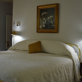 Inn the Woods Bed & Breakfast - Cliffside Room King - Hotels Near Me - Hyde Park, New York Inn the Woods Bed & Breakfast - Cliffside Room King - Hotels Near Me - Hyde Park, New York