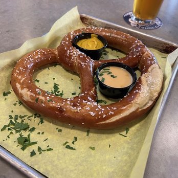 1886 Brewing - Jumbo Bavarian Pretzel w/ sides of Cheddar Beer Cheese and Mustard - Brewpubs Near Me - Orange, California