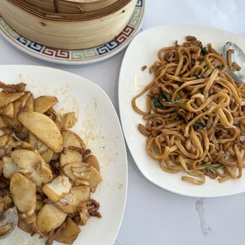 Little Shanghai Restaurant - Xiao Long Bao (8), Shanghai Style Rice Cake, & Shanghai Style Chow Mein - Shanghainese Near Me - San Mateo, California