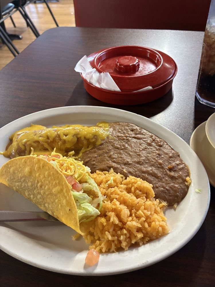 Food from Victoria's Cafe